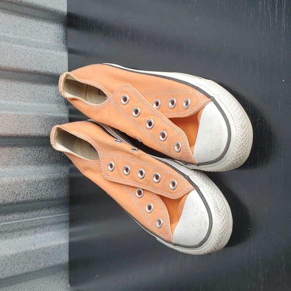 Tangerine Converse All-Stars Low Tops WITHOUT Laces - Picture 1 of 3